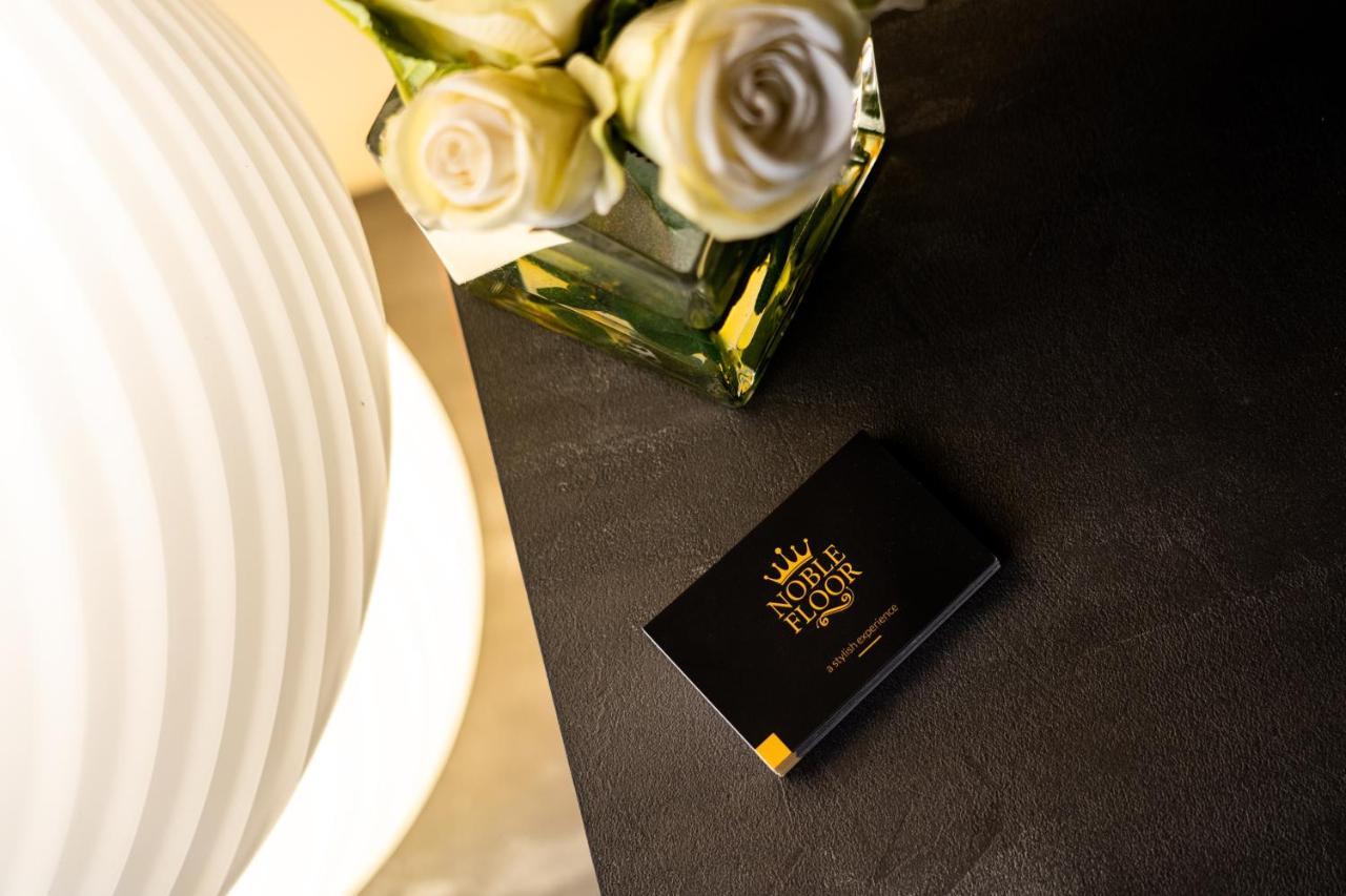 Noble Floor - Luxury