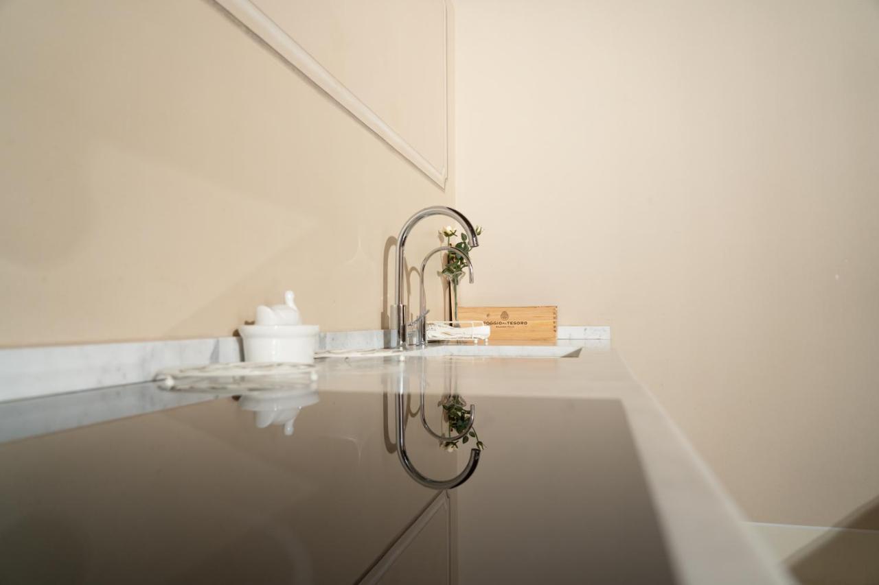 Noble Floor - Luxury