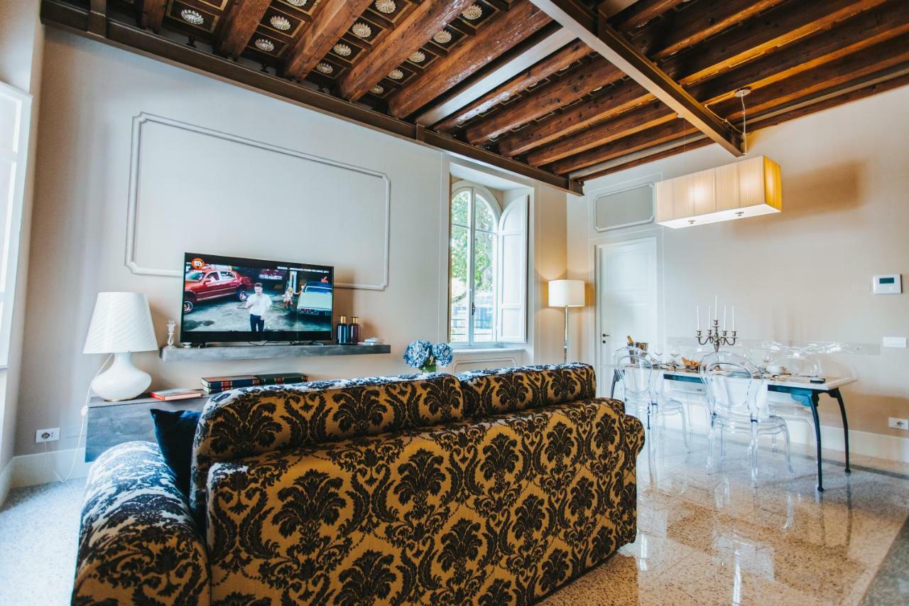 Noble Floor - Luxury